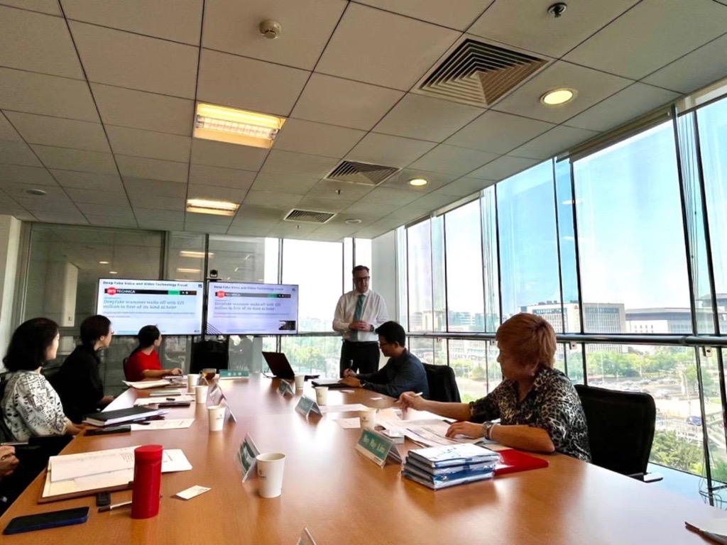 Presentation for the members of Agricultural Bank of China